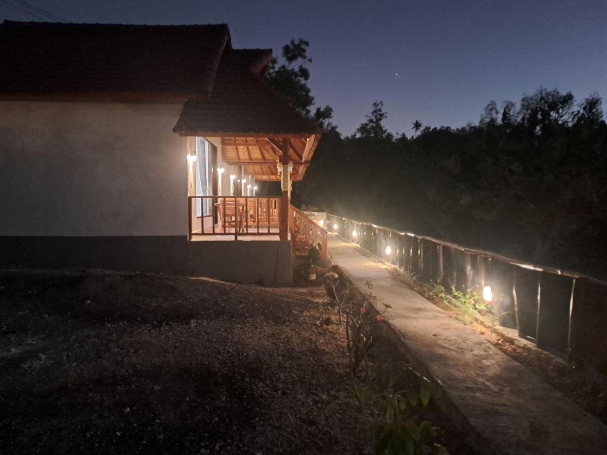 Toyapakeh Vina Bungalow מראה חיצוני תמונה