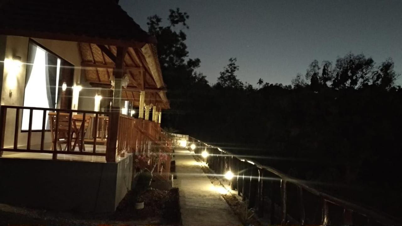 Toyapakeh Vina Bungalow מראה חיצוני תמונה